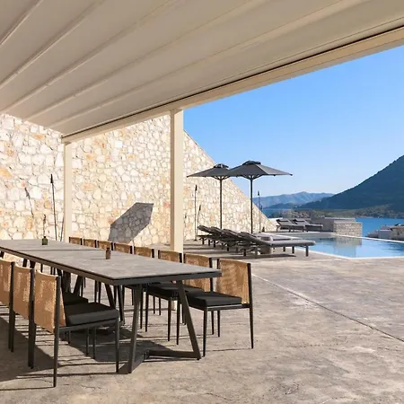 Villa Viveverde Villa, Featuring 3 Pools - Walking Distance To & Shops, By Thinkvilla Bali (Crete)