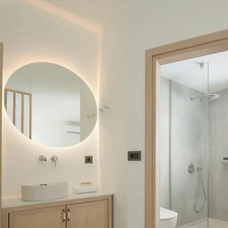 Viveverde Villa, Featuring 3 Pools - Walking Distance To & Shops, By Thinkvilla *