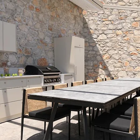 Viveverde Villa, Featuring 3 Pools - Walking Distance To & Shops, By Thinkvilla Villa Bali (Crete)