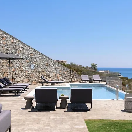 Viveverde Villa, Featuring 3 Pools - Walking Distance To & Shops, By Thinkvilla *