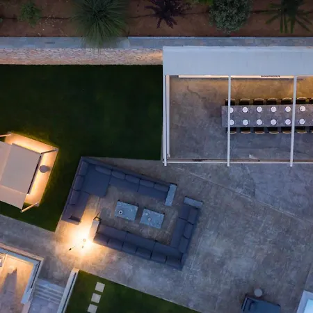 Viveverde Villa, Featuring 3 Pools - Walking Distance To & Shops, By Thinkvilla Villa